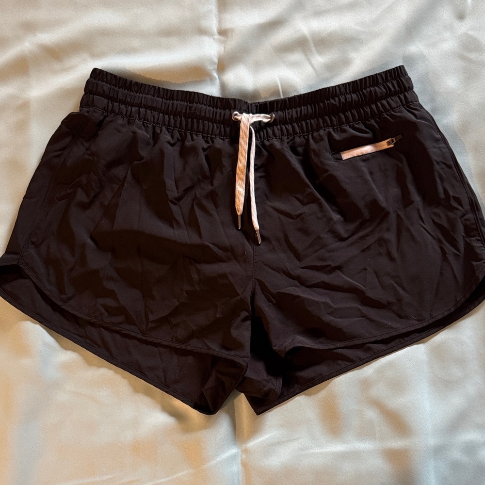 Vuori Black Women's Athletic Shorts, size XL, lined, drawstring